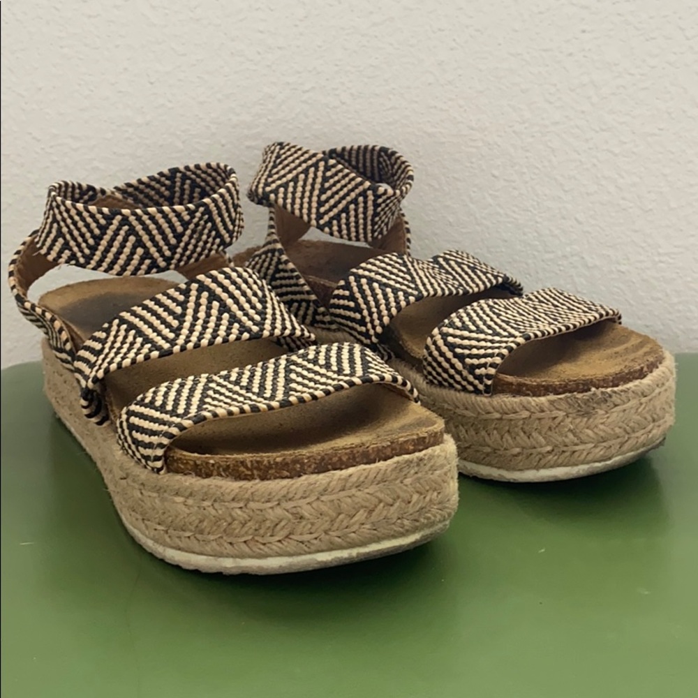 Platform sandals